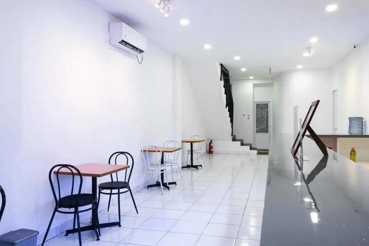 Reddoorz Hostel Near Taman Puring Jakarta Extérieur photo